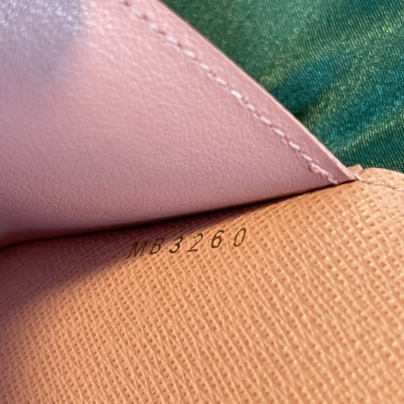 Brand new LV 2020 Christmas Passport Holder - Picture 7 of 7